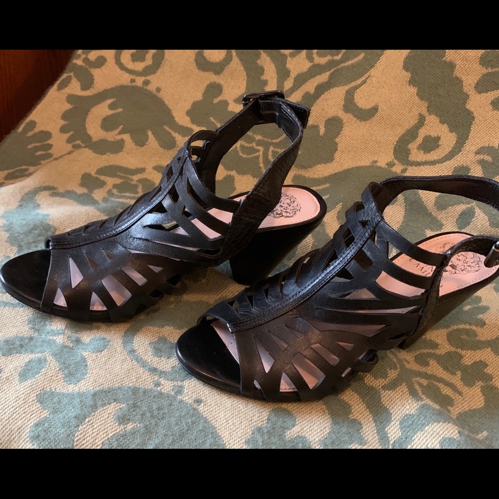 Vince Camuto Elem black sandals